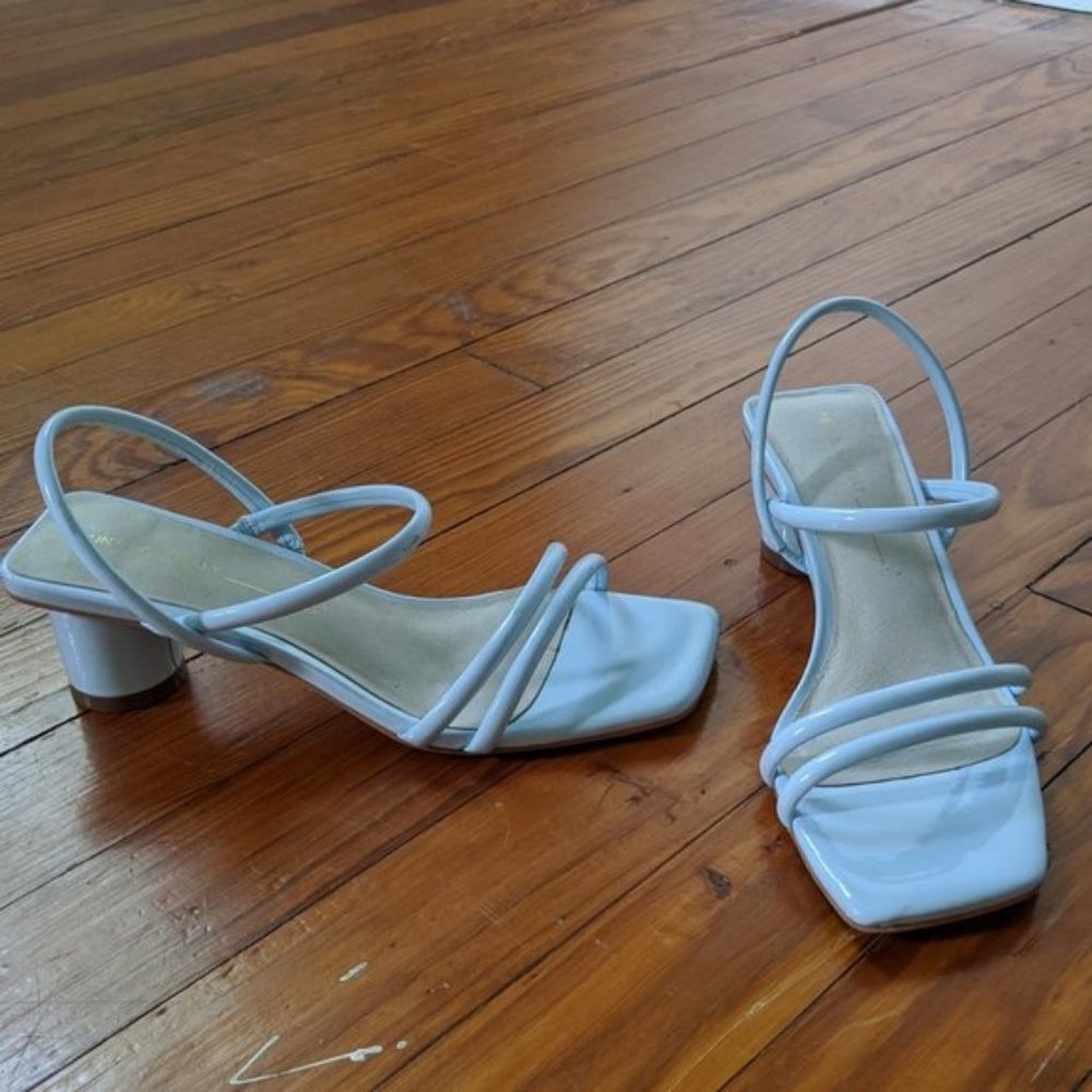 Intentionally Blank Hi-ya sandal